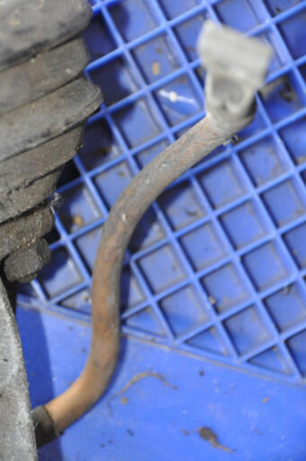 1) DD-6 BMW 1129806 OEM 11811129806 (USED) ENGINE MOUNT W- GROUND STRAP RIGHT