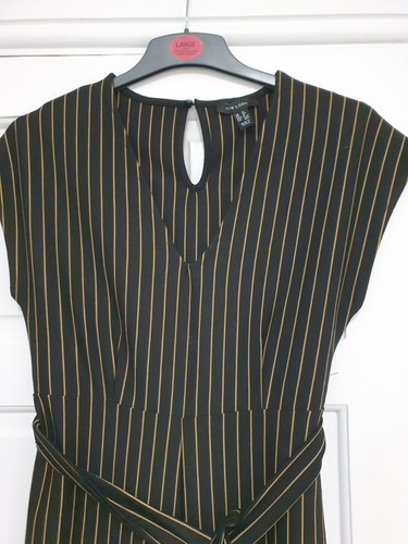 ¡Mono New Look Talla 12 Negro Mostaza Rayas Manga Corta Pierna Recortada! - Imagen 2 de 3