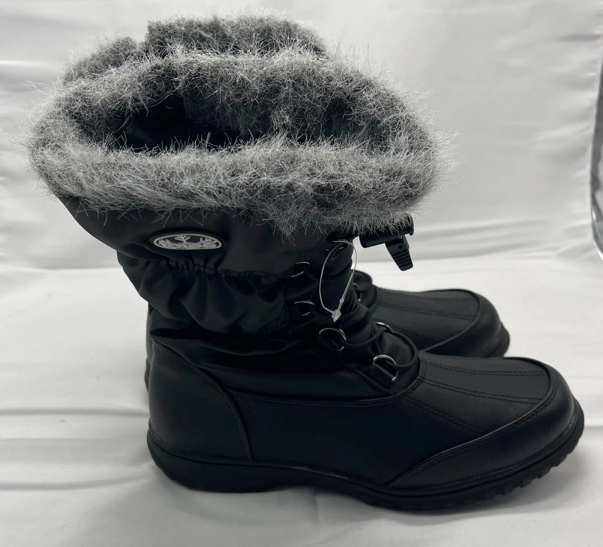 Water resistant top snow boots