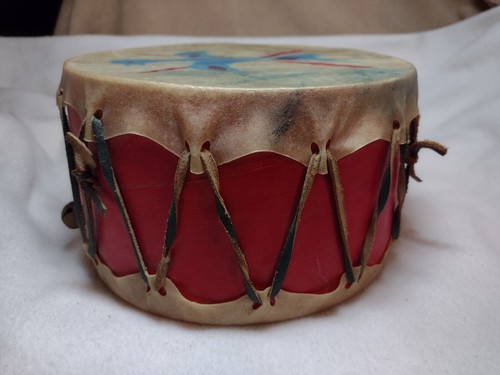 Vintage American Indian Hand Made Drum with original tag - Picture 8 of 12