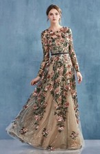Elegant Traditional Arabic Dress