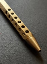 Edler Kugelschreiber aus Messing | Bolt-Mechanik | Blaue Mine | CNC-gefertigt