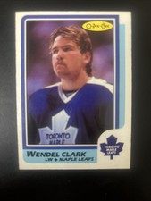 1986-87 OPC WENDEL CLARK ROOKIE CARD #149 NEAR MINT + TORONTO MAPLE LEAFS