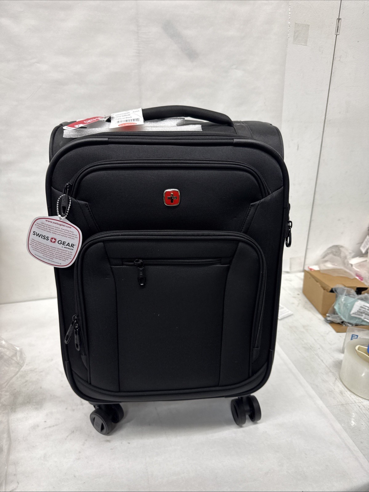 SwissGear Sion 21-Inch Carry-On Luggage &ndash; Expandable, 360 