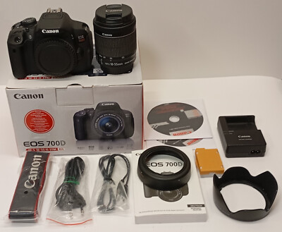 Canon EOS 700D SLR-Digitalkamera - EF-S 18-55mm IS STM Objektiv aus 1 Hand