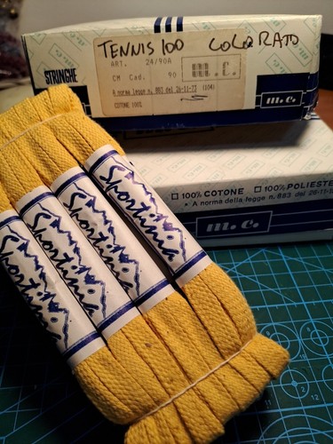 Lacci da Scarpe Piatti in Cotone lunghi 90cm Colore Giallo - Foto 3 di 3