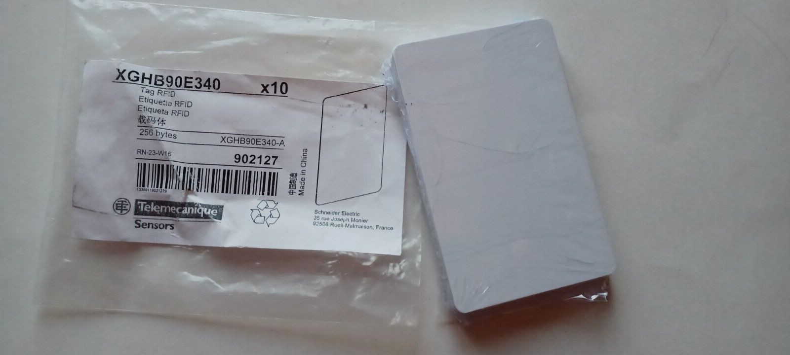 Étiquettes RFID OsiSense XG XGHB90E340 badge ISO pour traçabilité et automatisme
