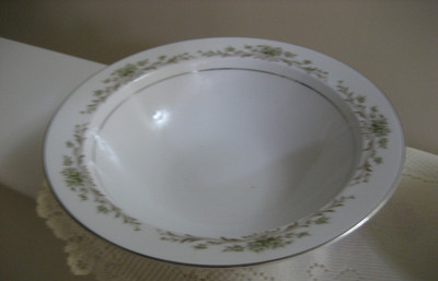 NICE WYNDHAM PENROSE PATTERN LARGE VEGETABLE DISH - #394 - JAPAN - GD COND