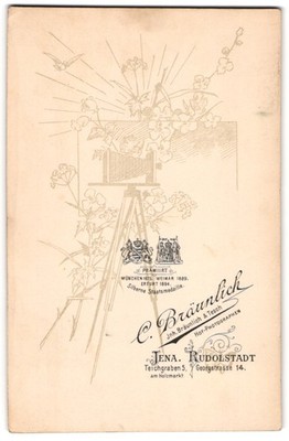 Photograph C. Bräunlich, Jena, Teichgraben 5, plate camera on a tripod 