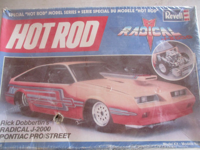 REVELL HOT ROD RICK DOBBERTIN'S RADICAL J-2000 PONTIAC PRO STREET  1:25 WRAPPED
