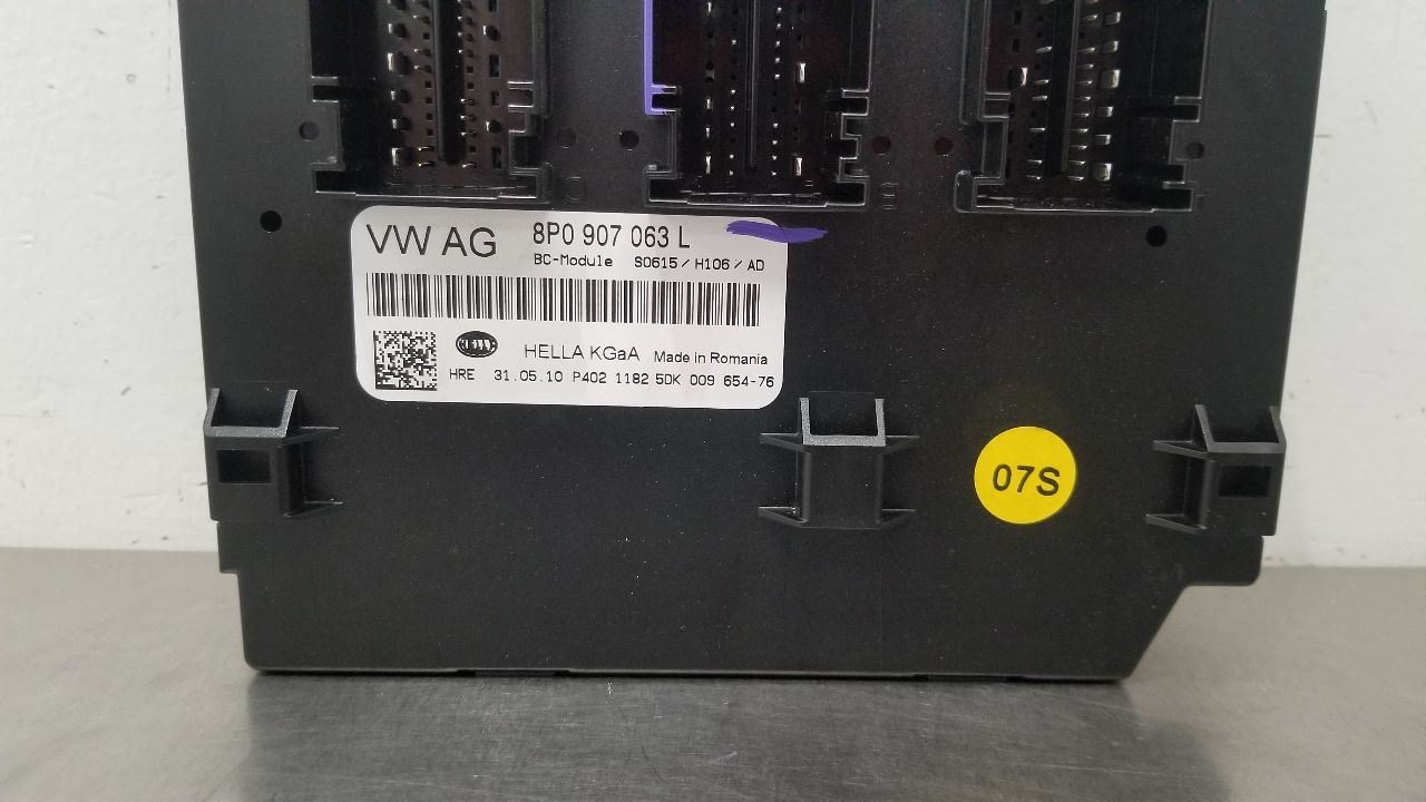 Audi R8 Body control module P/N 8P0907063L