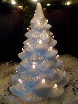 WHITE St. Nicholas Square Lighted 11