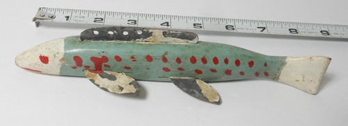 VINTAGE MINNESOTA FOLK ART WOOD SPEARING FISH DECOY