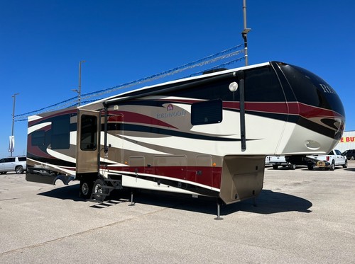 rvs campers travel trailer used 2012 THOR Redwood 40 foot 5th Wheel RV