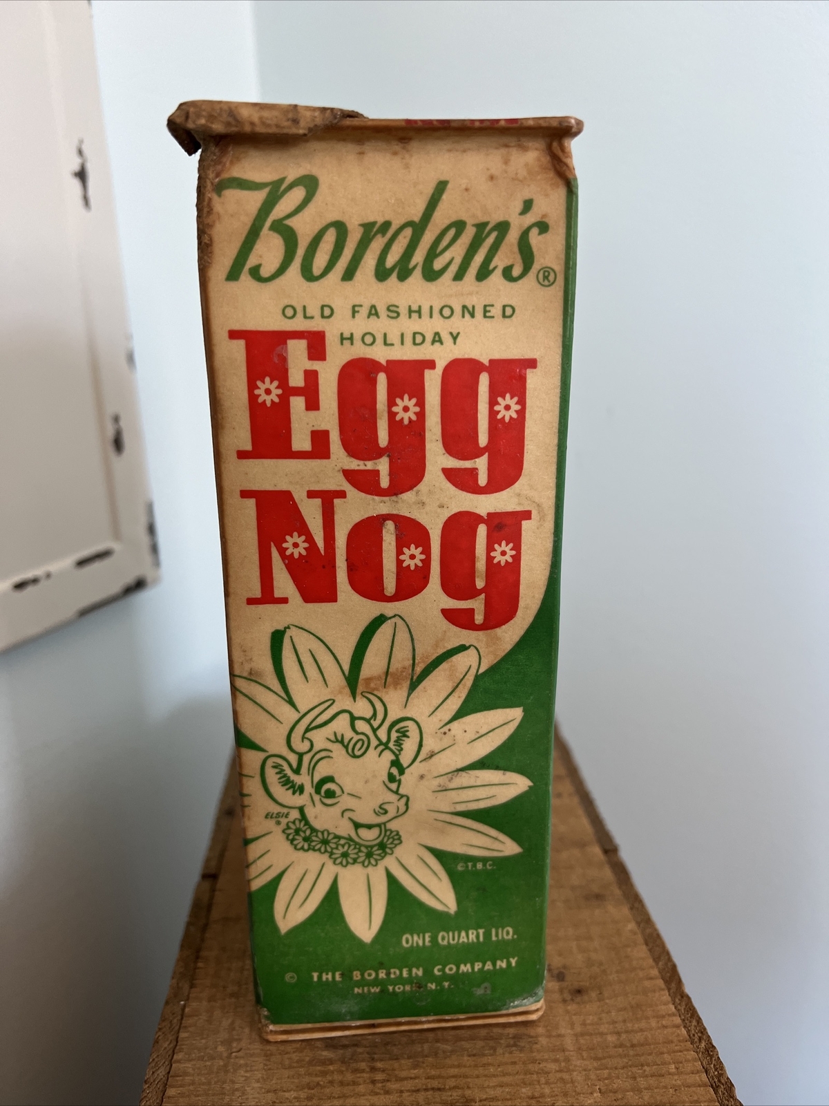 Quart Wax Milk Carton Borden Egg Nog Elsie The Cow New York NY