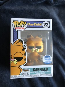 funko garfield with mug