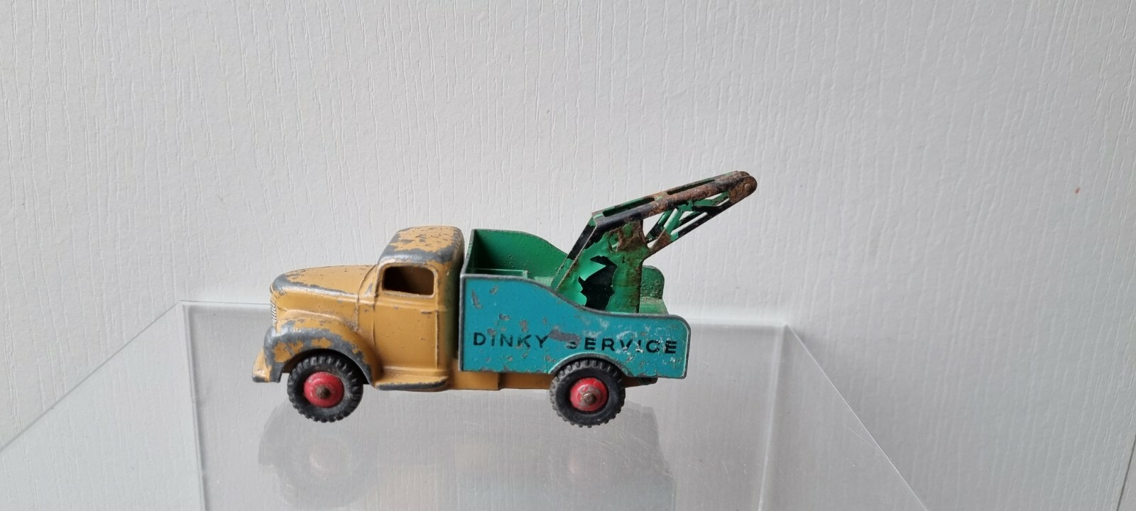 Dinky 430, Commer Breakdown lorry - Free Price Guide & Review