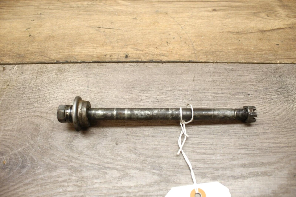 Yamaha RT100 1990-2000 EJE DELANTERO CON ESPACIADOR Foto 2 de 4