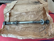 ARMSTRONG MT500 SWING ARM SPINDLE