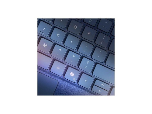 Microsoft Surface Slim Pen (2nd Edition) and Pro Keyboard for Pro (11th - Picture 2 of 5