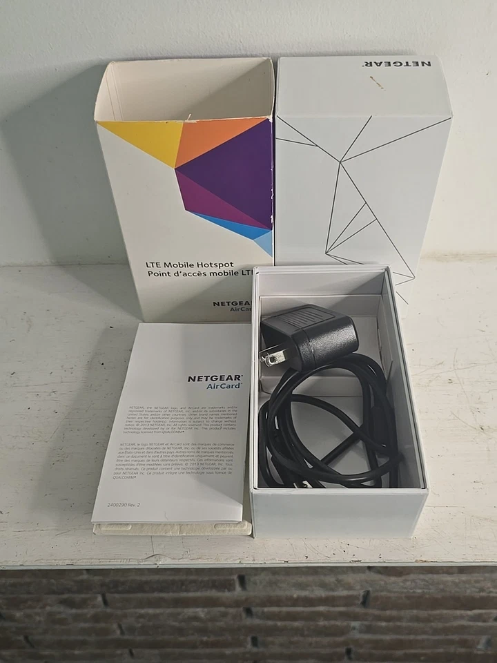 NetGear Wireless Aircard 4G LTE Mobile Hotspot w/Battery & Charger - Image 4 of 4