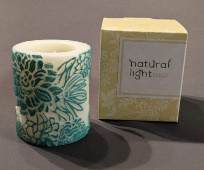 Natural Light Candle Company Duftkerze 3''-Mini Chrysanthemum (Weiß / Aqua)
