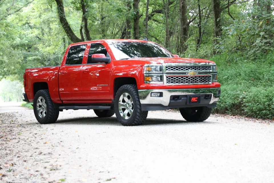 Rough Country 2" Leveling Kit with N3 Struts fits 14-18 Silverado Sierra 1500 - Image 4 of 4