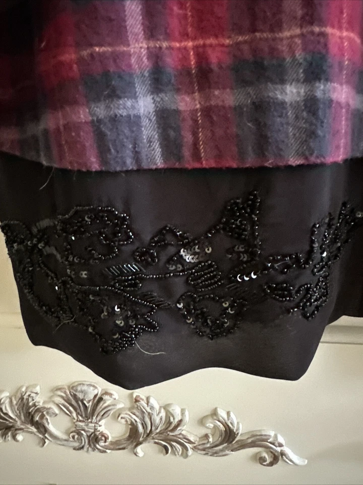 Camisa suave envolvente con botones de franela con detalle de cuentas 1X Foto 2 de 4