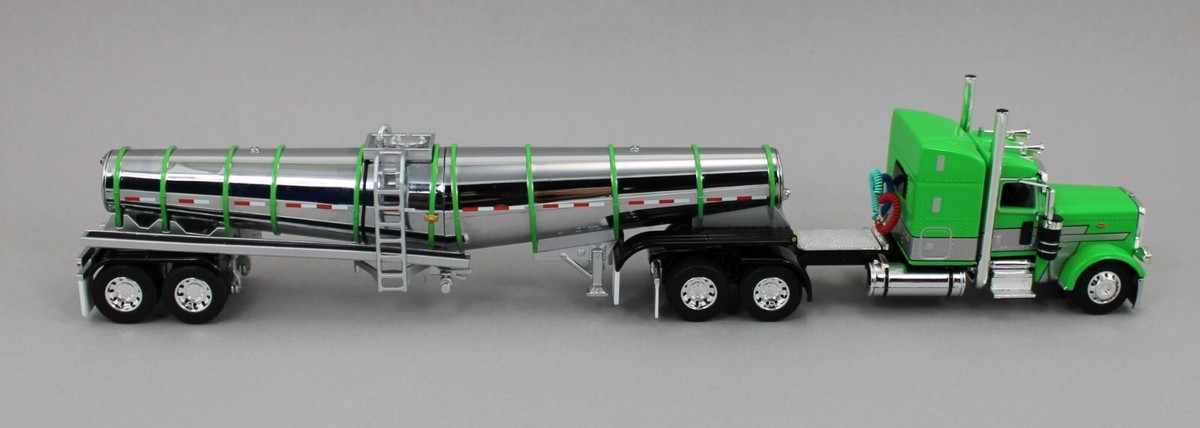 DCP 1:64 *GREEN & SILVER* Peterbilt 389 48