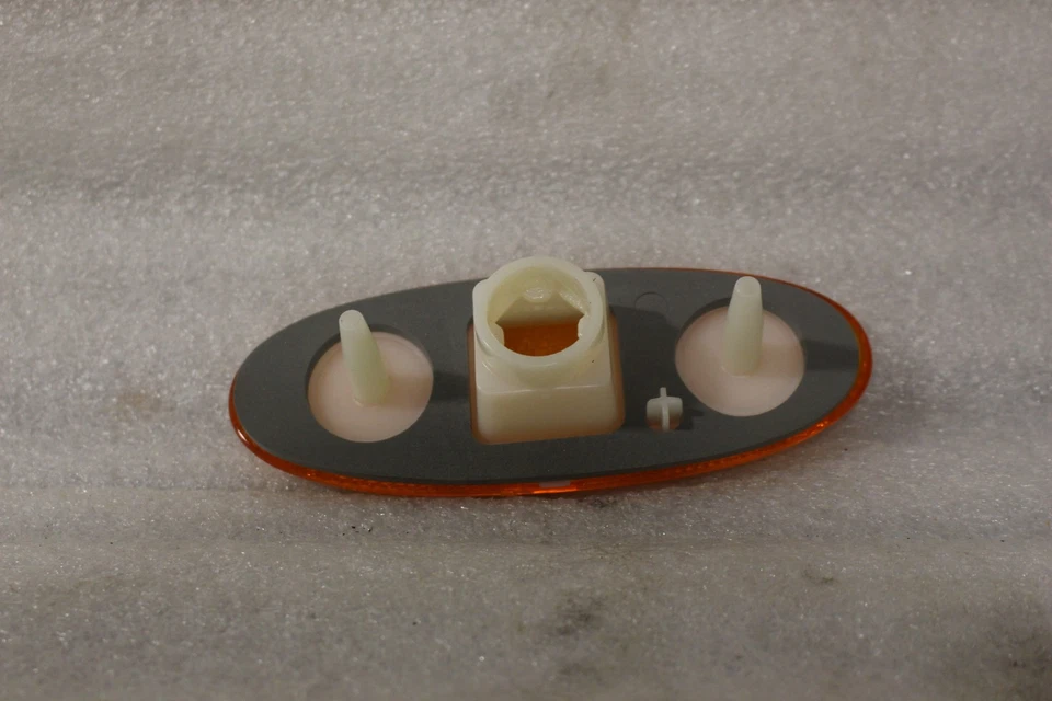 原始设备制造商 NOS 2001 - 2002 克莱斯勒 PROWLER 侧标记灯 04786877 — 第 2/2 张图片