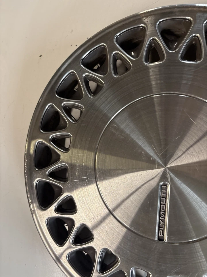 (1) Колпак колеса 15 дюймов для Plymouth Grand Voyager 1991-1993 годов выпуска от оригинального производителя P/N 4684028 - Изображение 3 из 4