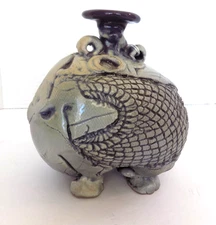 vtg rare Sandy Blain textured Hand built Zoomorphic ART Pottery vase pot SIGNED