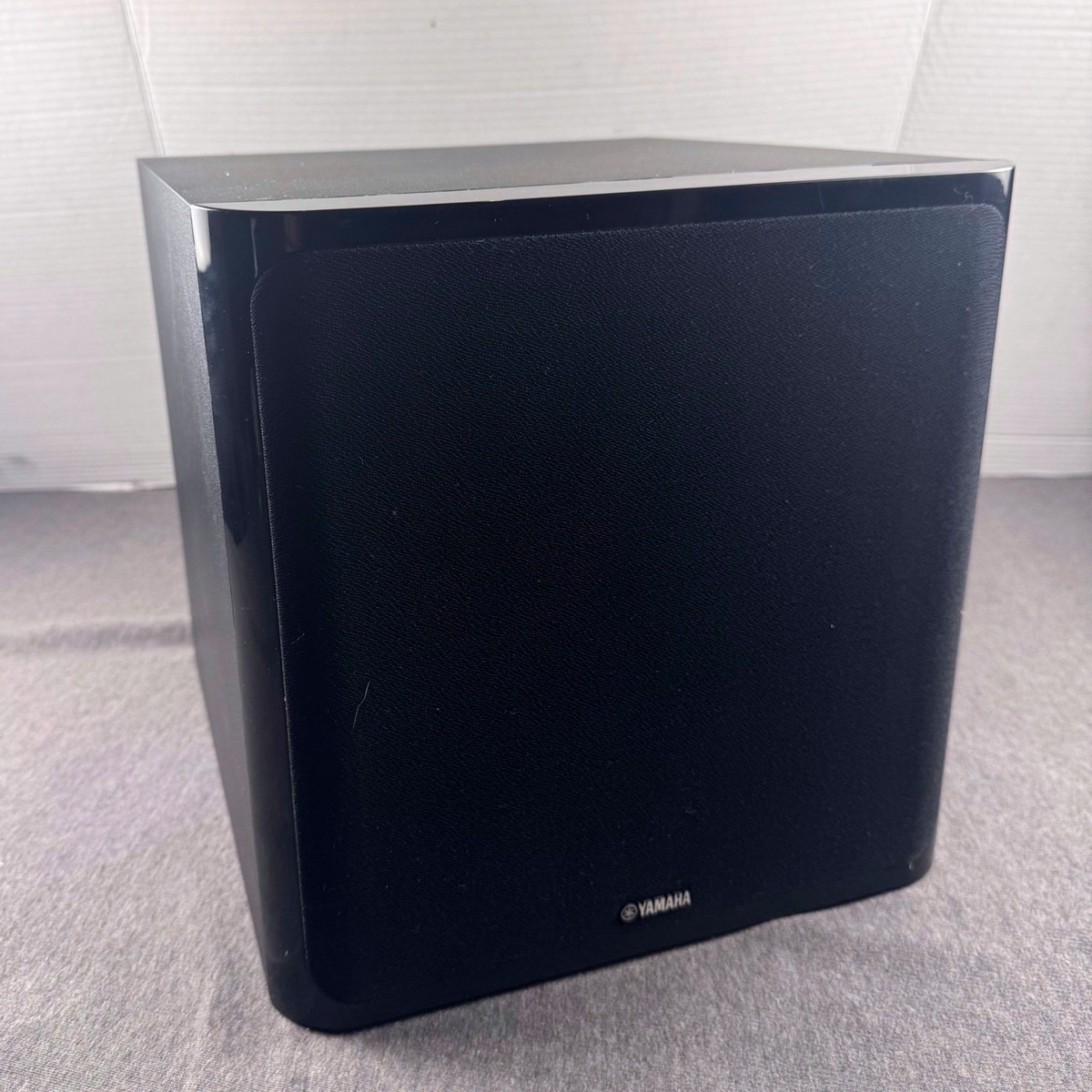 Yamaha NS-SW40 Powered Subwoofer Black Advanced YST II Active Bass