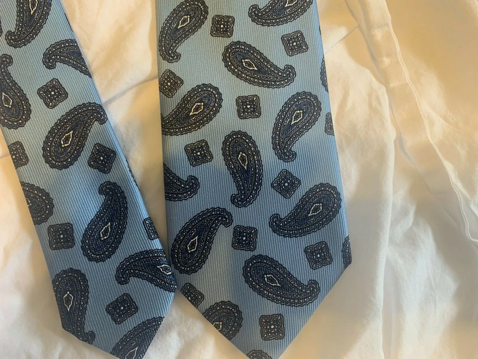 Corbata BRIONI hecha en Italia tejido cuello seda Foto 3 de 4