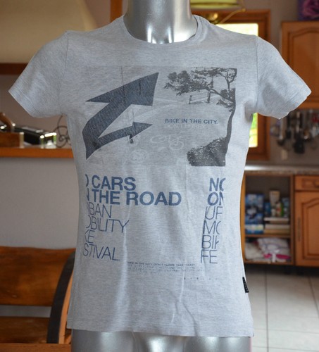 SISLEY -Très joli tee-shirt gris manches courtes- Taille S - EXCELLENT ÉTAT - Photo 1 sur 3