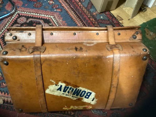 Vintage Suitcase With Travel Labels Leather - Picture 5 of 7