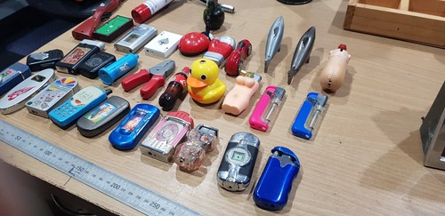 COLLECTION OF CIGARETTE LIGHTERS - Picture 14 of 16