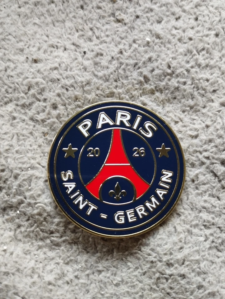 pin s foot PSG 2026 deuxieme etoile tres belle qualite e, email dur de 4 cm - Photo 1/1