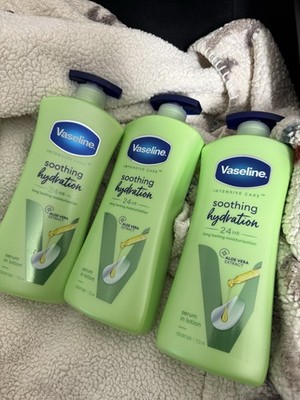 Vaseline Intensive Care Aloe Vera Soothing Hydration Lotion Dry Skin 725ml 3pk
