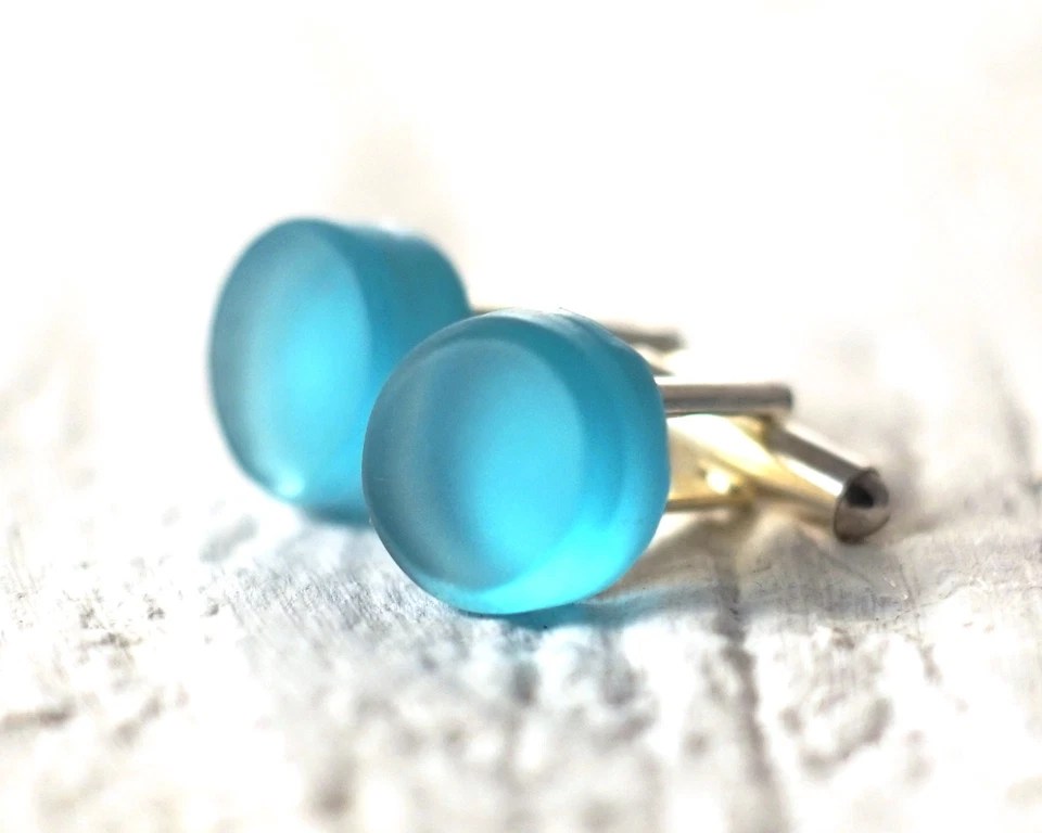 Gemelos de ginebra de botella de zafiro Bombay reciclado - vidrio azul reciclado Foto 3 de 4