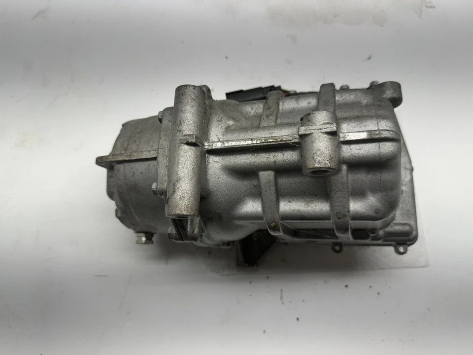 Compresor de aire acondicionado Chevrolet Volt 23422307 OE GM 2016 2017 2018 2019 Foto 3 de 4