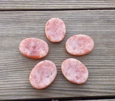 NATURAL SUNSTONE GEMSTONE WORRY STONE (ONE)