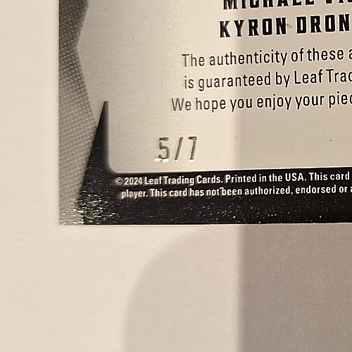 2024 Leaf Heroes & Prospect Dual Sigs #14 Michael Vick & Kyron Drones Auto #5/7 - Picture 3 of 3