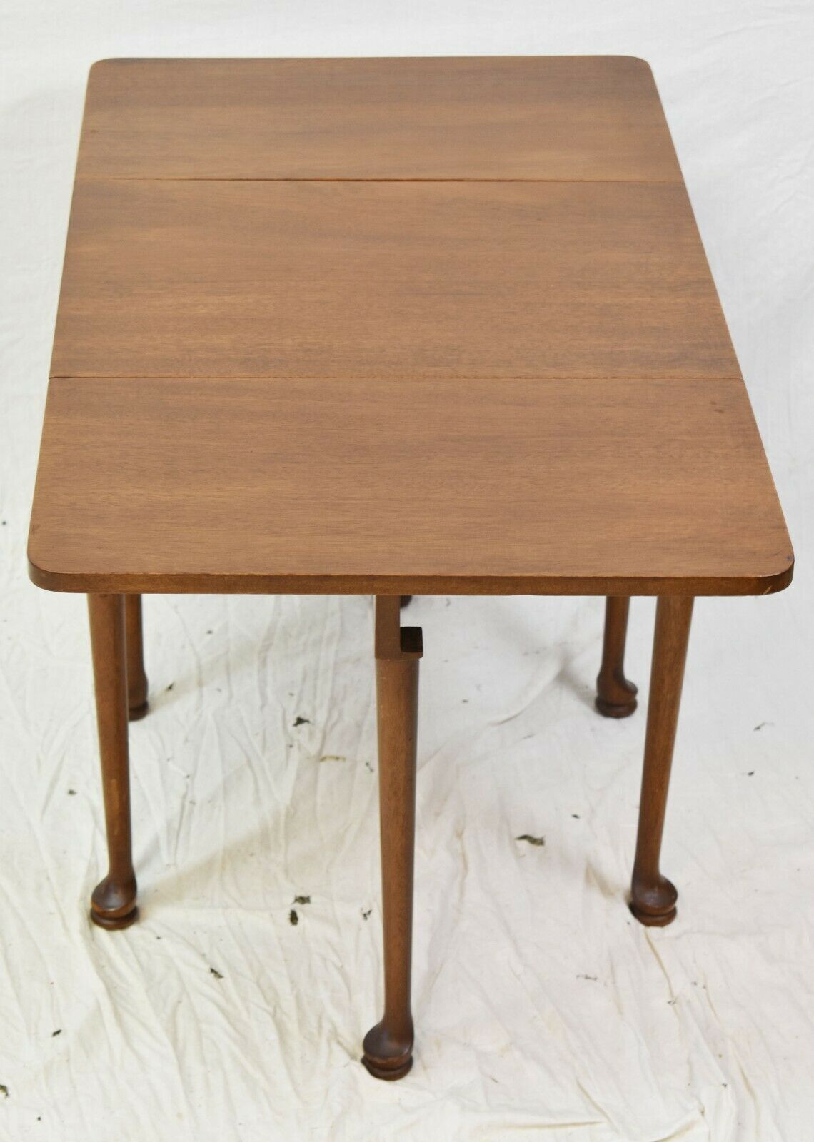 Biggs (KITTINGER) Chippendale Mahogany Small Drop Leaf Table Pembroke