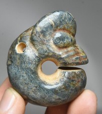 Ciondolo amuleto Yu Bi testa faccia bestia intaglio giada vecchia cultura Hongshan Cina 4 cm