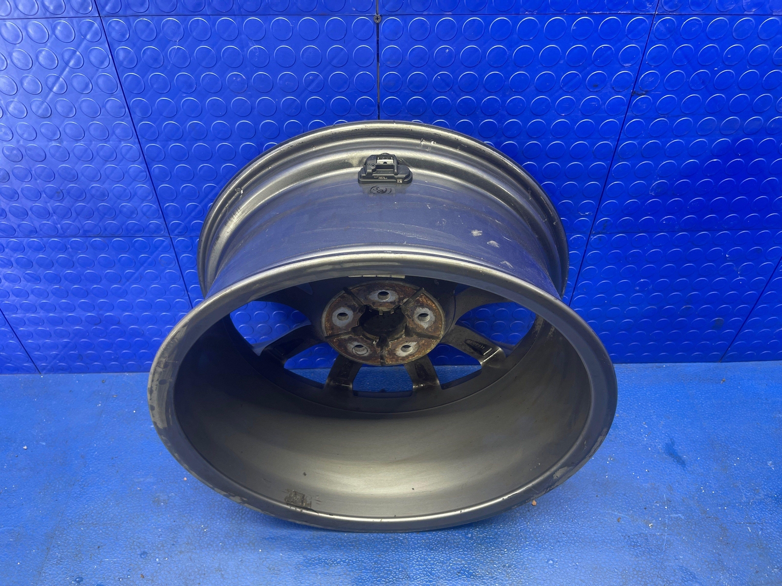 2017-2022 MASERATI LEVANTE OEM 19/8.5 5 V SPOKE WHEEL RIM SILVER *CURBED*