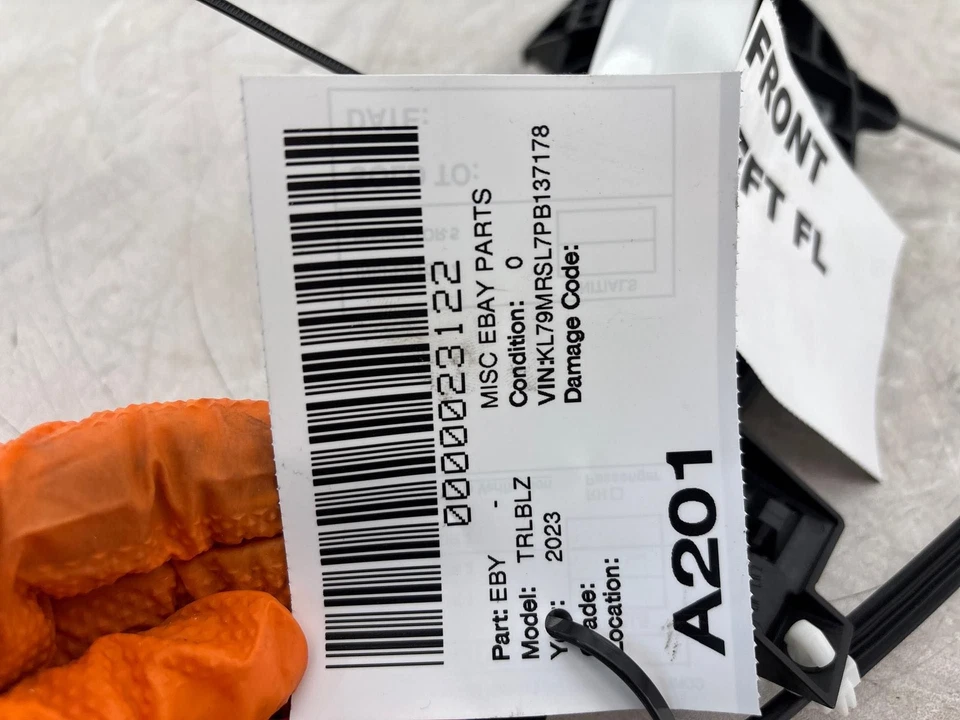 Manija exterior puerta delantera izquierda Chevrolet Trailblazer 2021-2024 OEM Foto 4 de 4