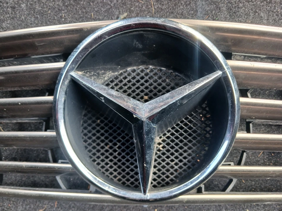 90-02 Mercedes R129 SL600 500SL Front Radiator Hood Grill Grille Assembly Oem - Image 4 of 4