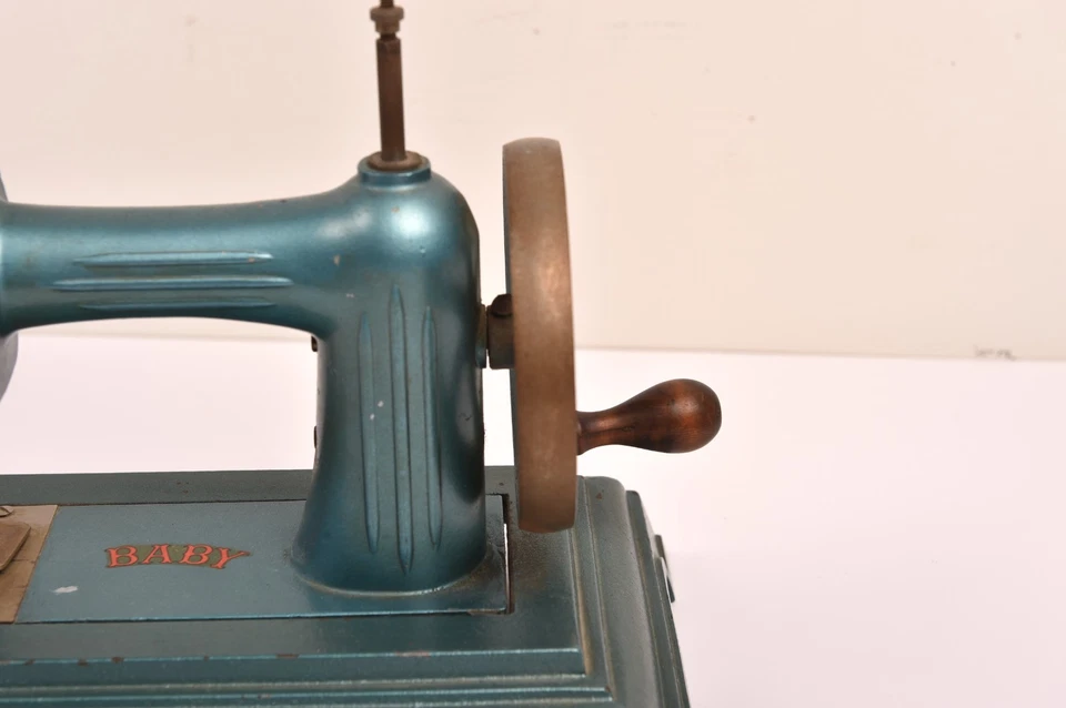 Jouet Ancien Machine à Coudre en Fonte Vintage -BABY - Photo 3/4