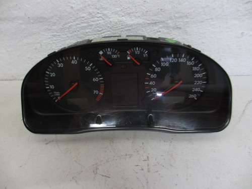Tacho Kombiinstrument VW Passat Variant 3B Bj.1998.234075 Km.3B0919861B.